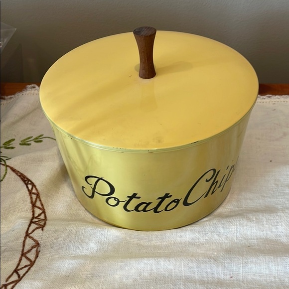 Yellow and brown nesting Snack Canister Set vintage 60’s - Picture 6 of 6